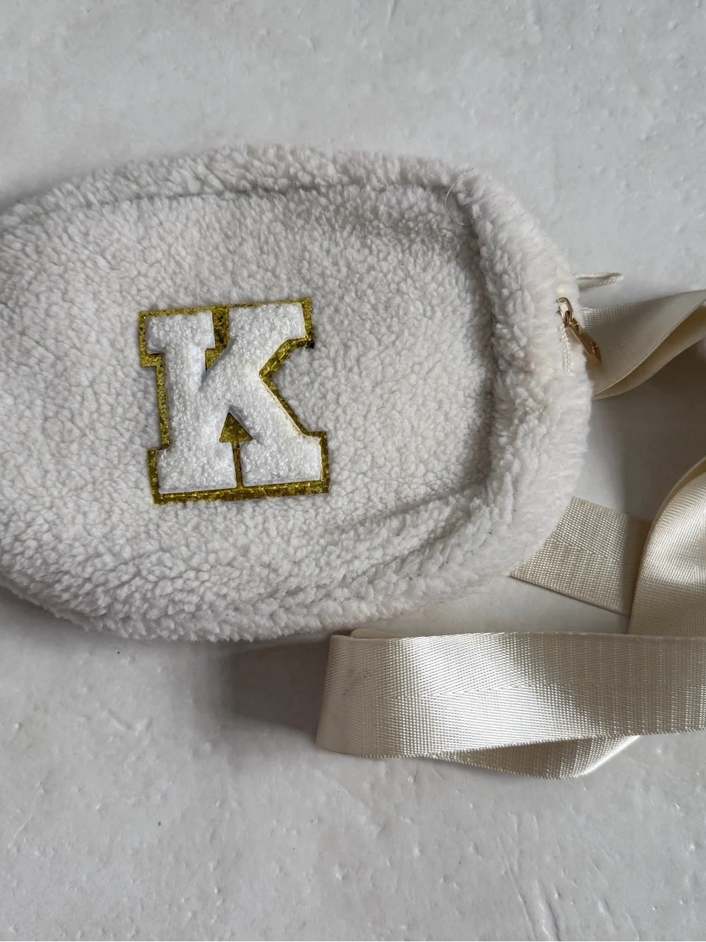 Ivory White Sherpa Belt Bag w Chenille & Gold K Patch New with Tags - Picture 4 of 5